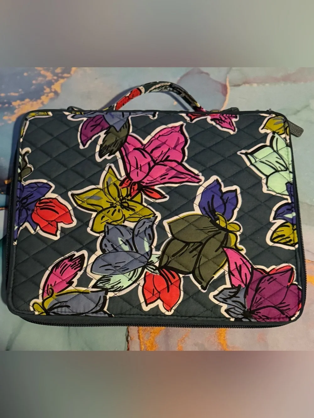 Vera Bradley Green Falling Slower Pattern Quilted Tablet Organizer Case